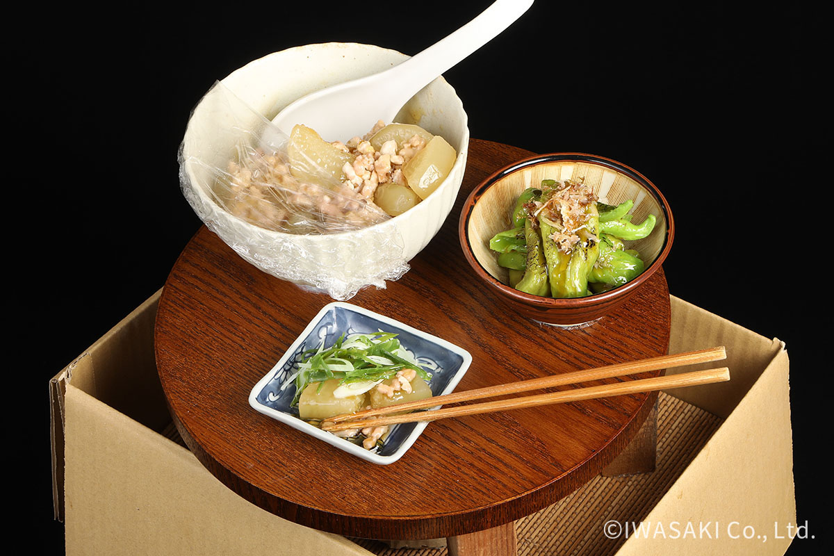 実家からちゃぶ台ごと届いた晩ごはん