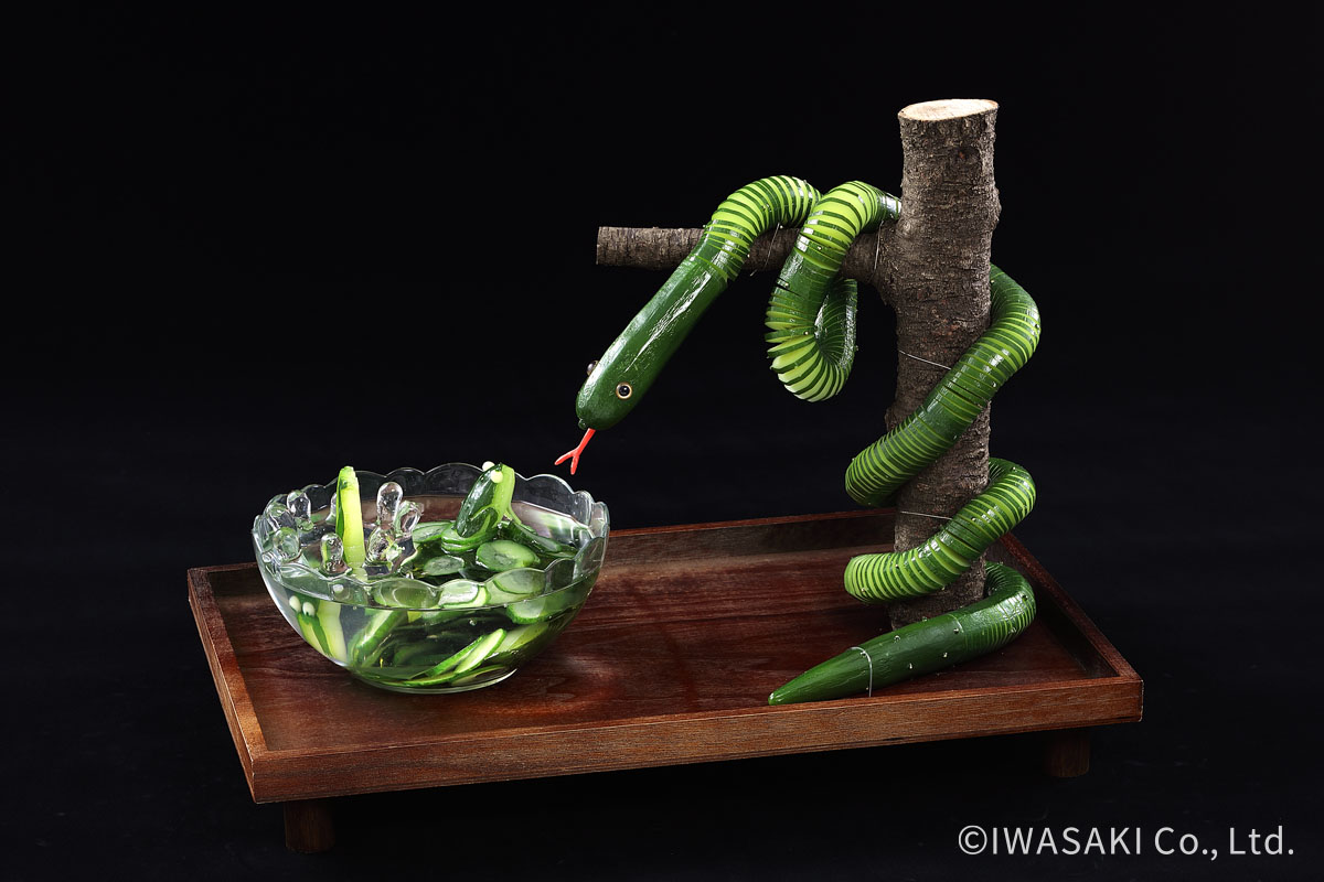 きゅうりに睨まれたきゅうり