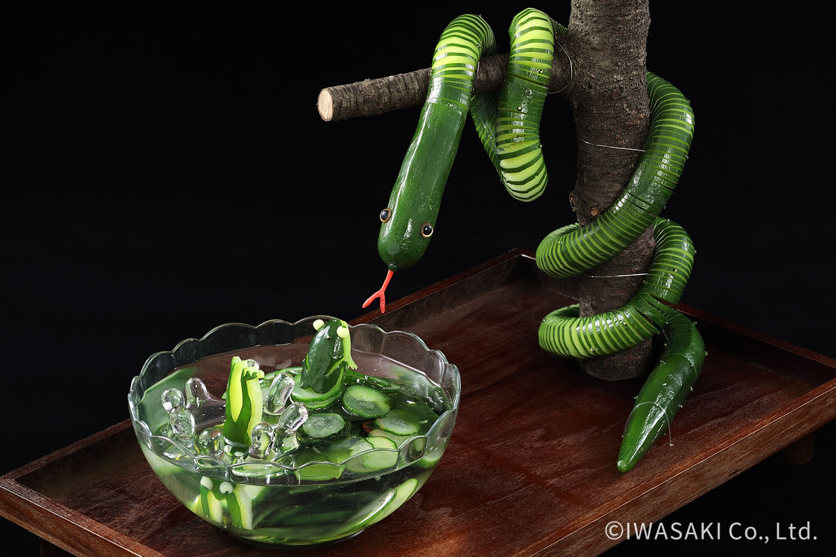 きゅうりに睨まれたきゅうり